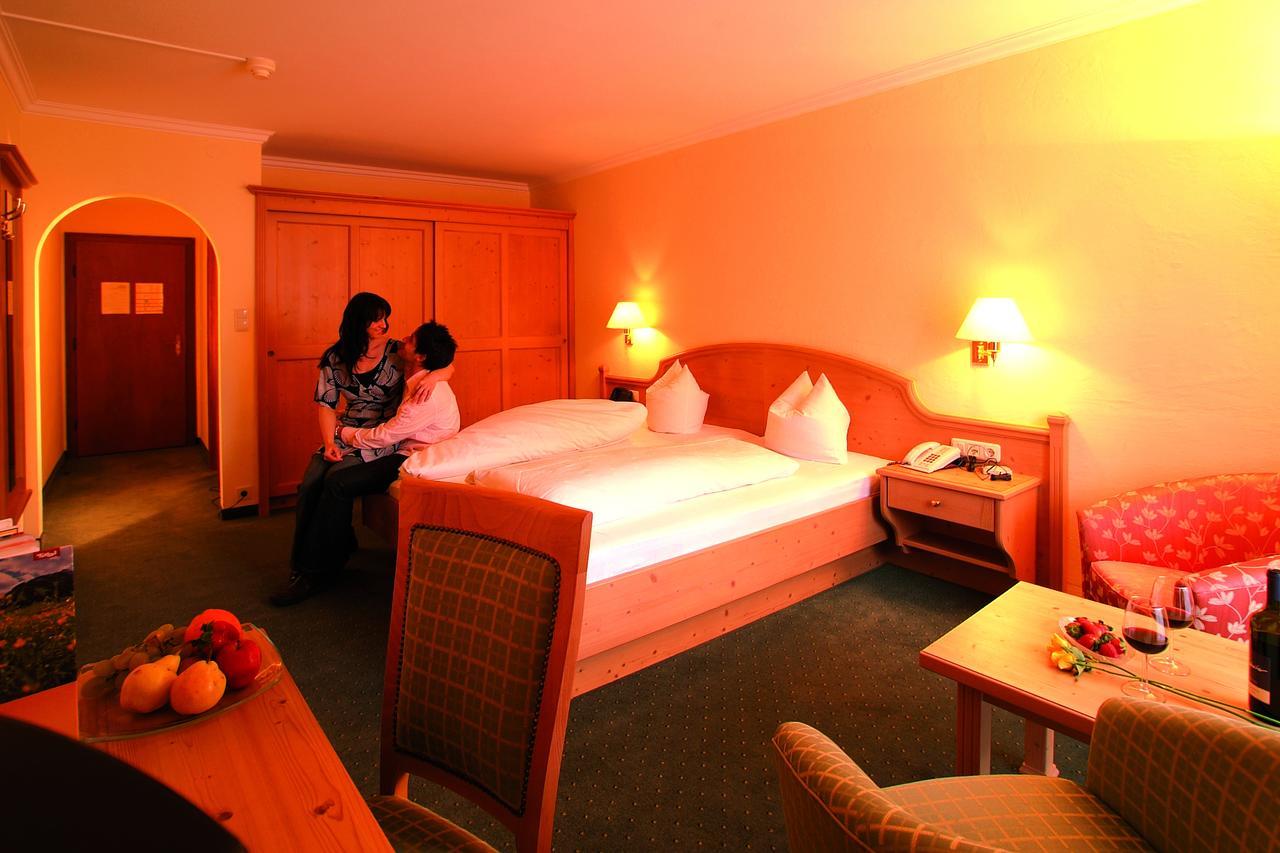 Hotel Goldenes Kreuz Tannheim Ngoại thất bức ảnh